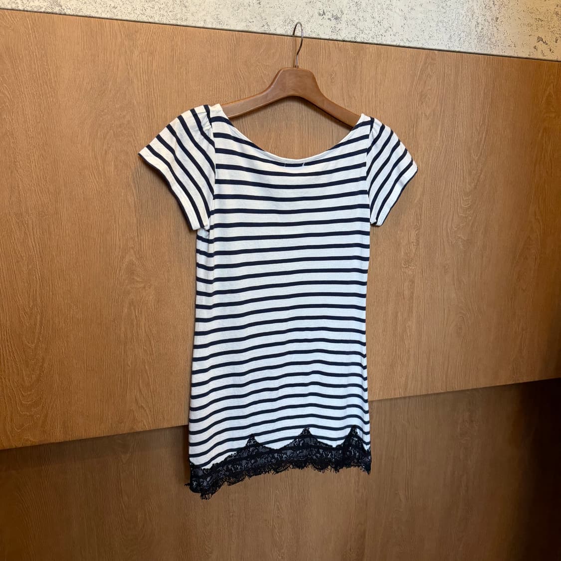 빈티지 반팔 롱 티셔츠 스트라이프 패턴 밑단 레이스 트리밍 슬림핏 화이트 상품이미지6