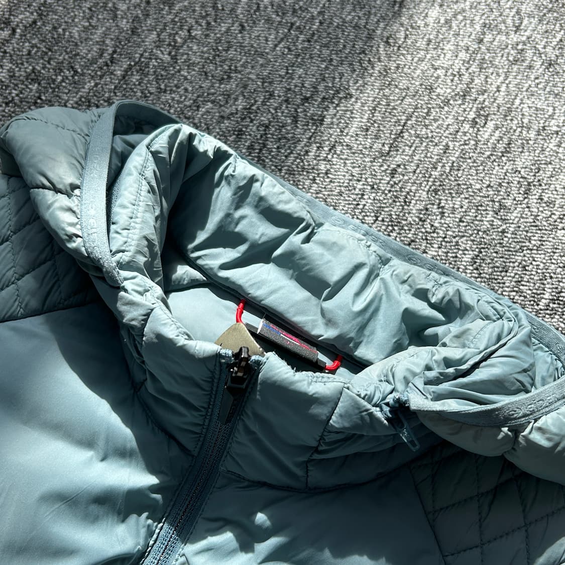 아이더 블루 경량 패딩  상품이미지4