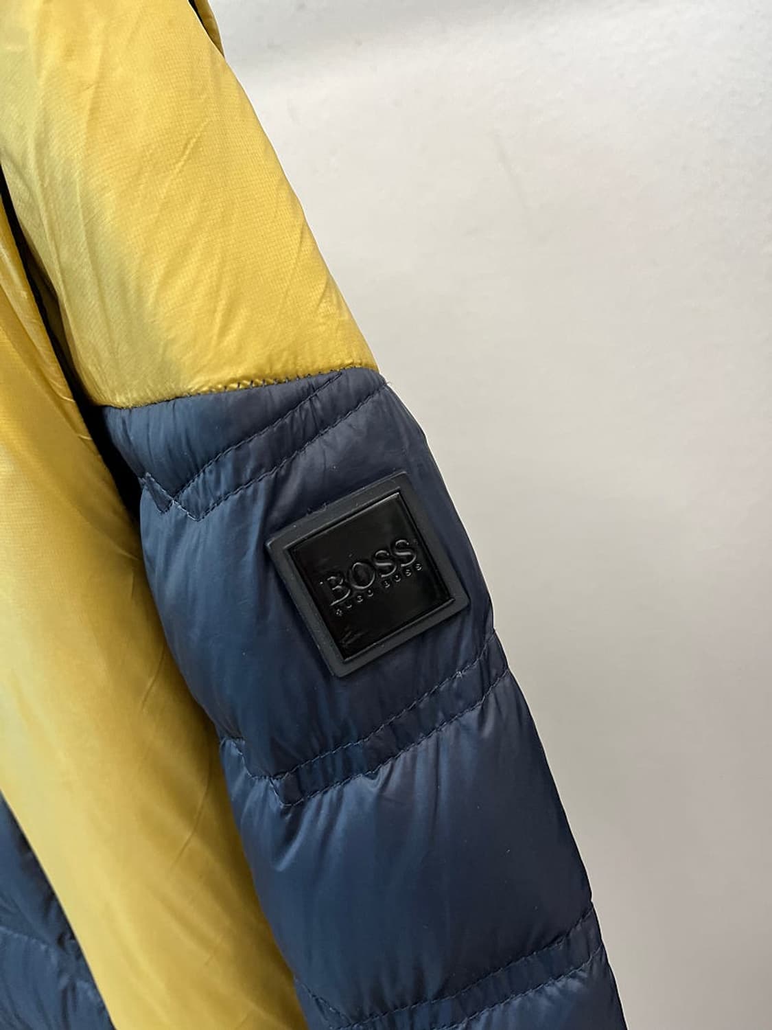 105) 휴고보스 후드 경량다운  상품이미지3