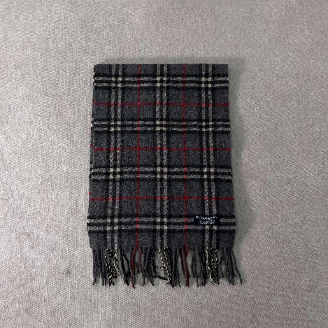 버버리 노바체크 캐시미어 차콜 머플러 상품이미지2