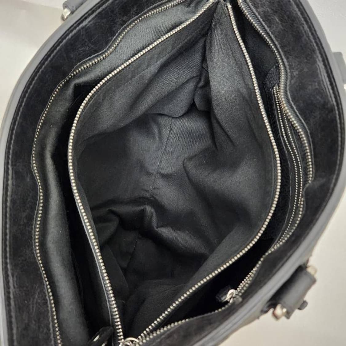 비비안 웨스트우드 앤틱 패턴 레더 토트백 상품이미지8