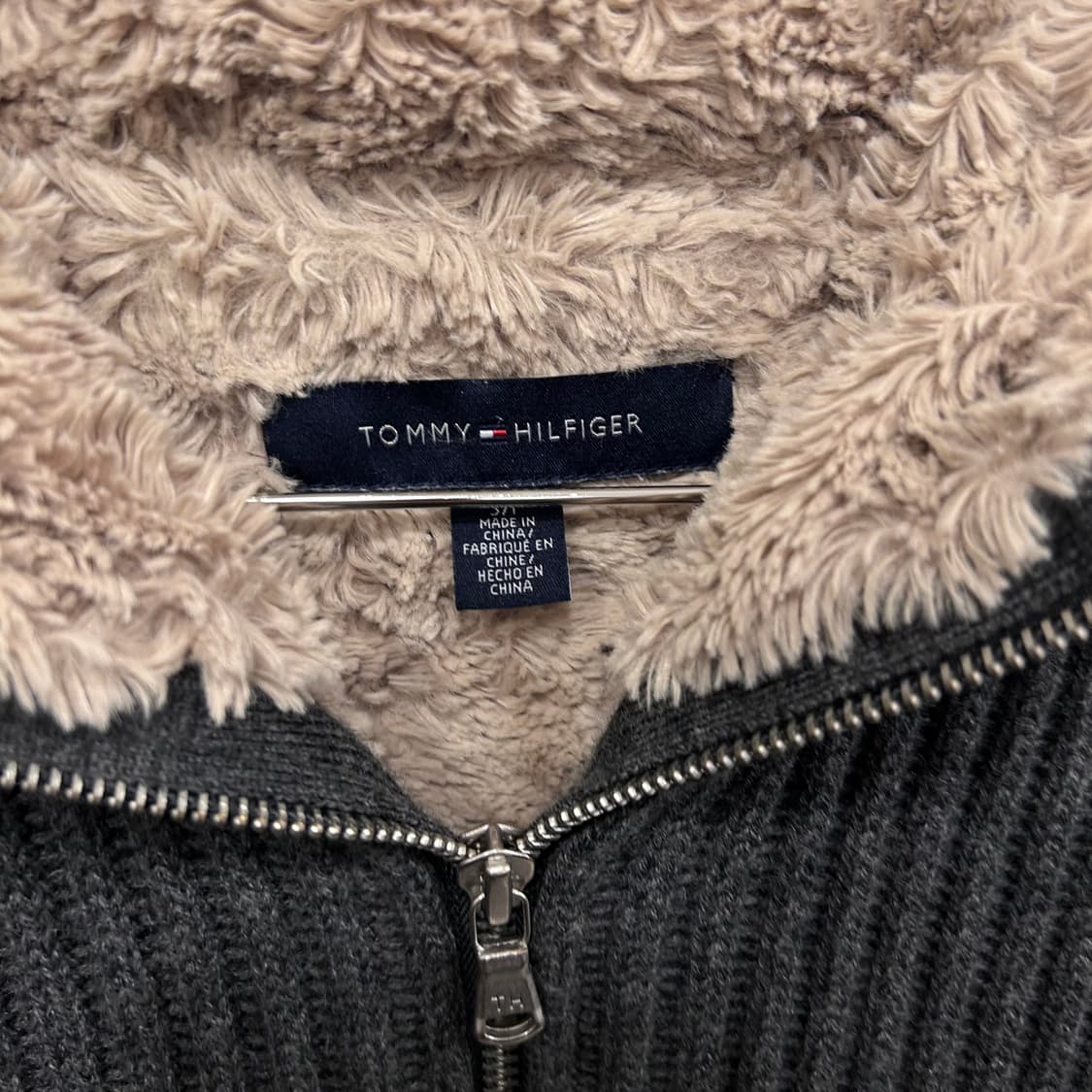 타미힐피거 스몰로고 모헤어 골지 니트집업 상품이미지3