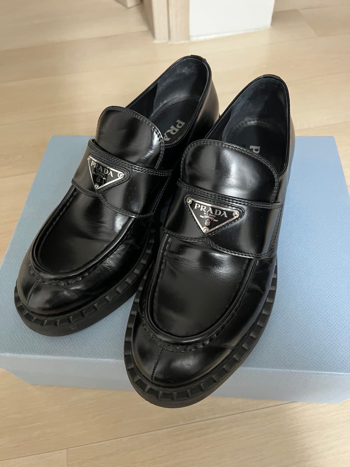 [uk38.5]프라다 브러시드 로퍼 상품이미지2