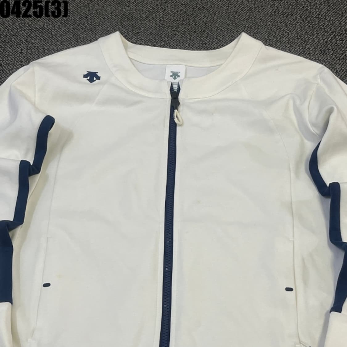 데상트 트랙탑 자켓 상품이미지2