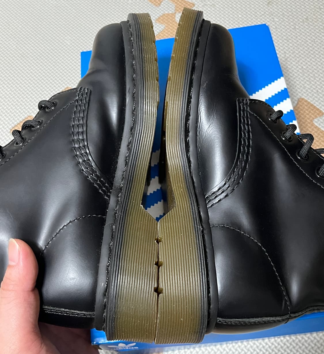 닥터마틴 10064 블랙 6홀 워커 부츠 230 상품이미지4