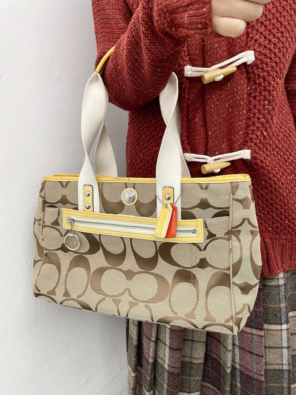 코치 자카드 시그니처 숄더백  상품이미지2