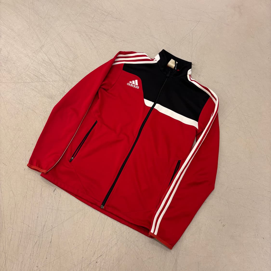 아디다스 이큅먼트 배색 트랙탑 상품이미지1