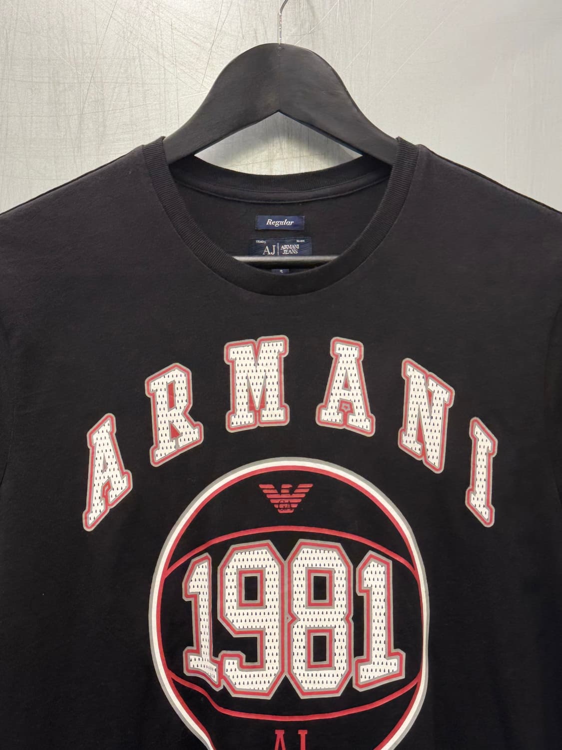 Armani Jeans 1981 빈티지 농구 그래픽 블랙 반소매 티셔츠  상품이미지2