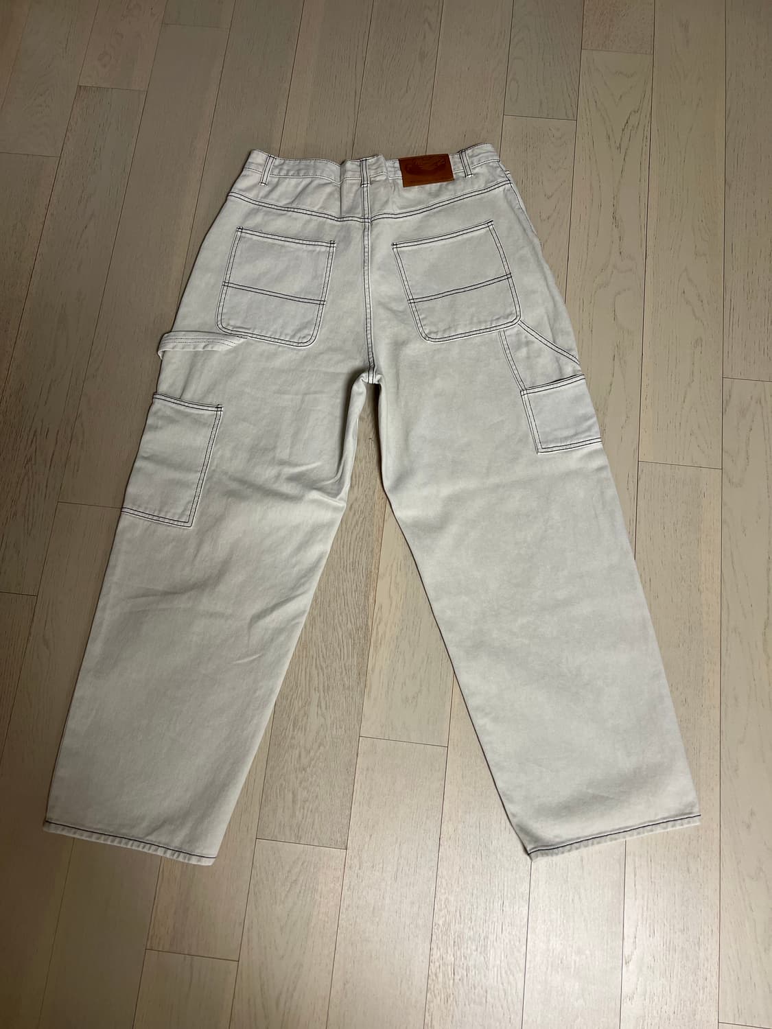 위캔더스 WKNDRS DRAGGY WORK PANTS (IVORY) 상품이미지1