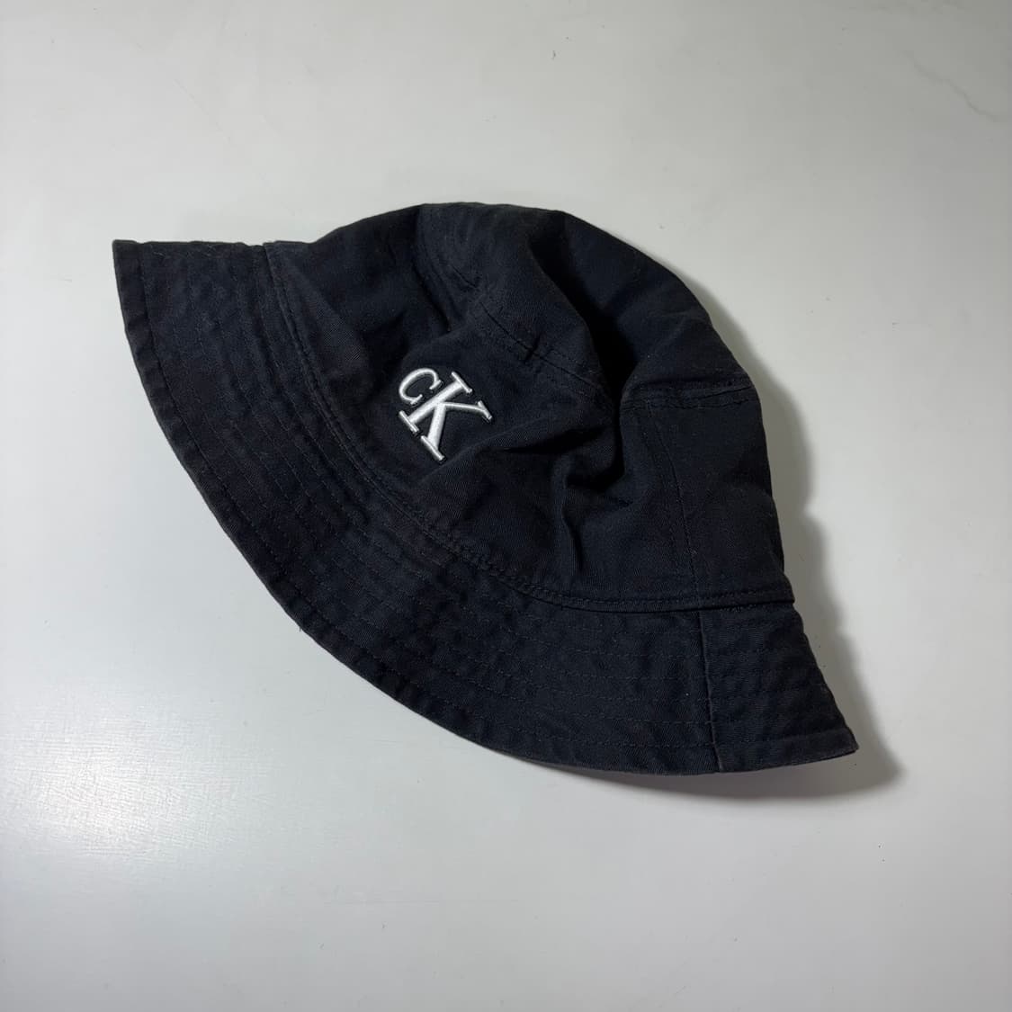 OS 캘빈클라인 CK 블랙 벙거지 버킷햇 상품이미지3