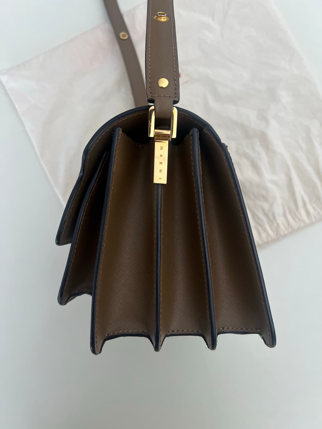 마르니 트렁크 미듐 브라운 상품이미지7