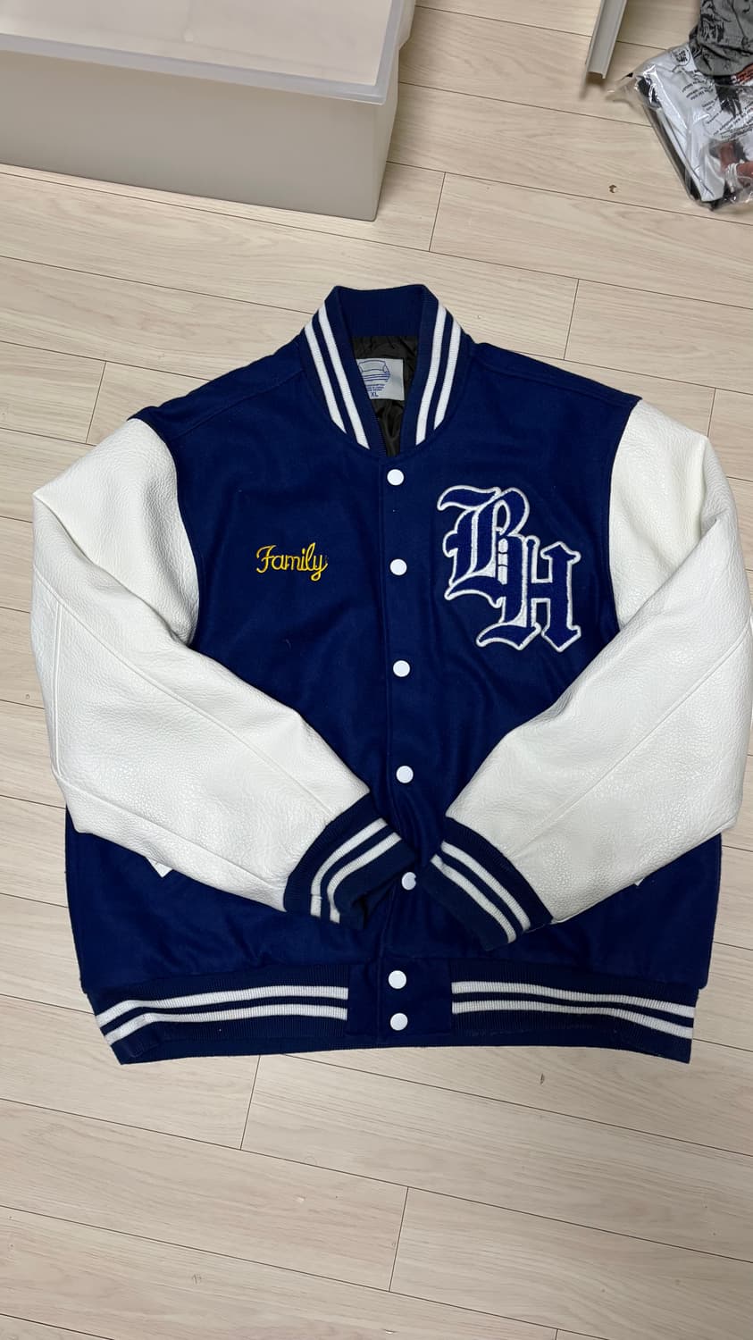 브룩햄튼 머천다이즈 바시티 자켓 (정가50) 상품이미지1