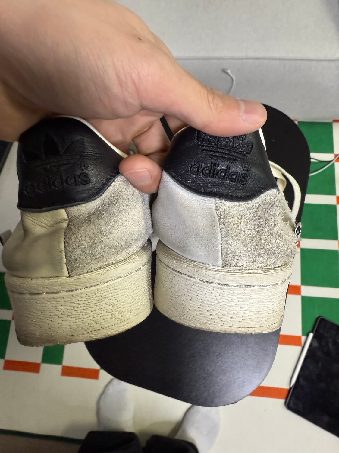 아디다스 x 송 포 더 뮤트 슈퍼스타 82 크림 화이트 코어 블랙 280 상품이미지6