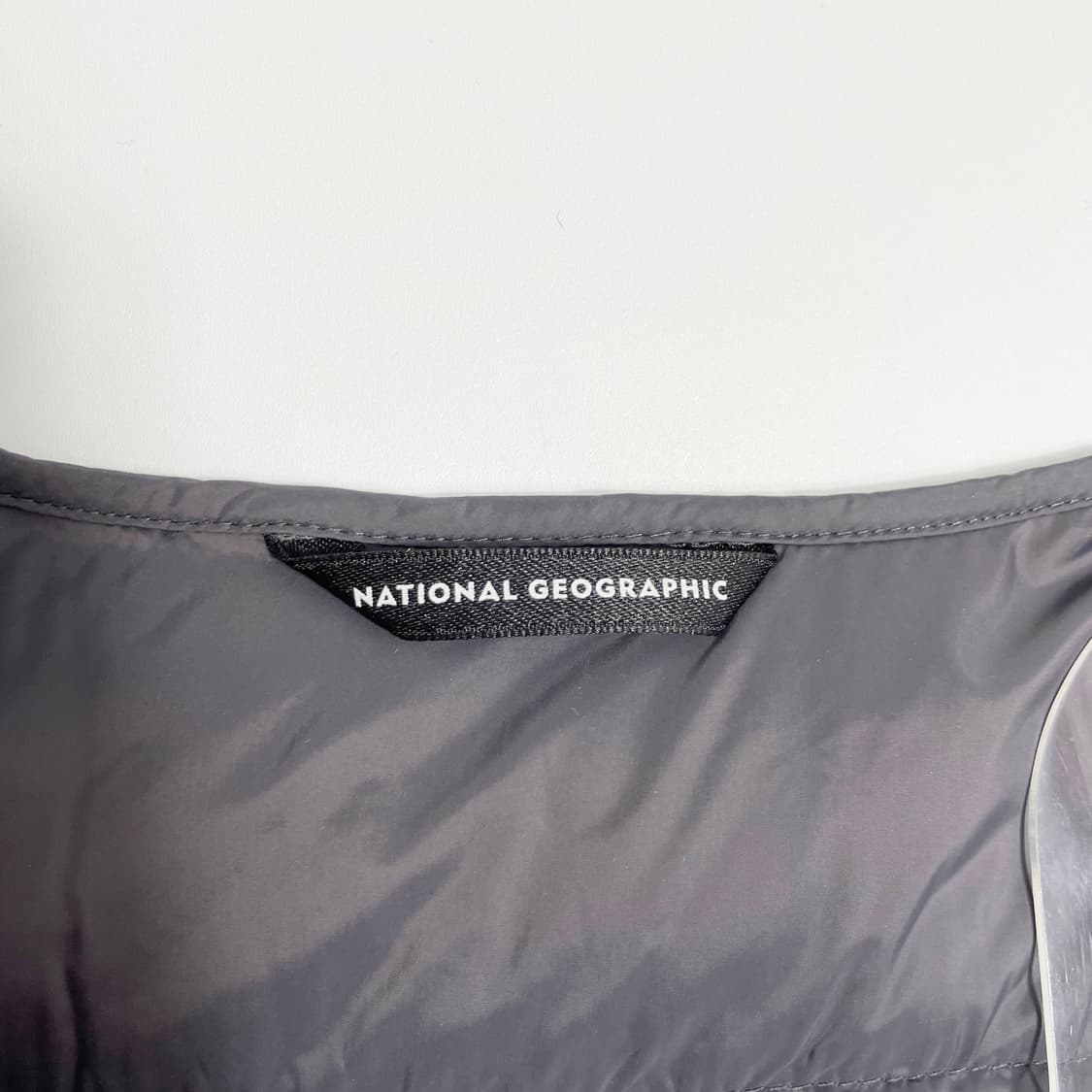 D2 내셔널지오그래픽 구스다운 경량 패딩 조끼 105사이즈 상품이미지6