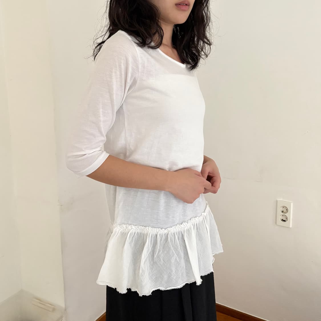 화이트 프릴 탑 상품이미지4