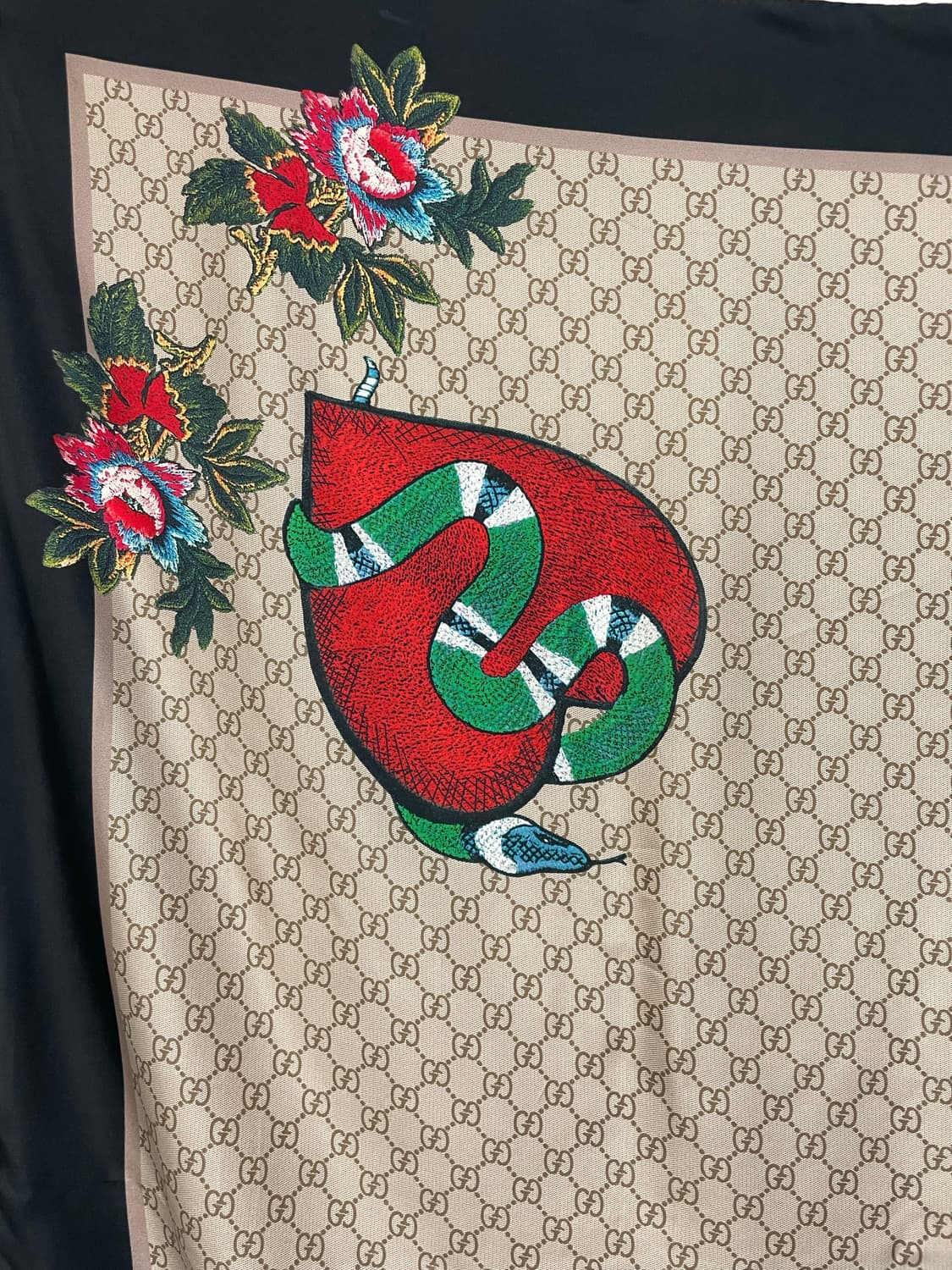 구찌 빅숄 실크 스카프 상품이미지2