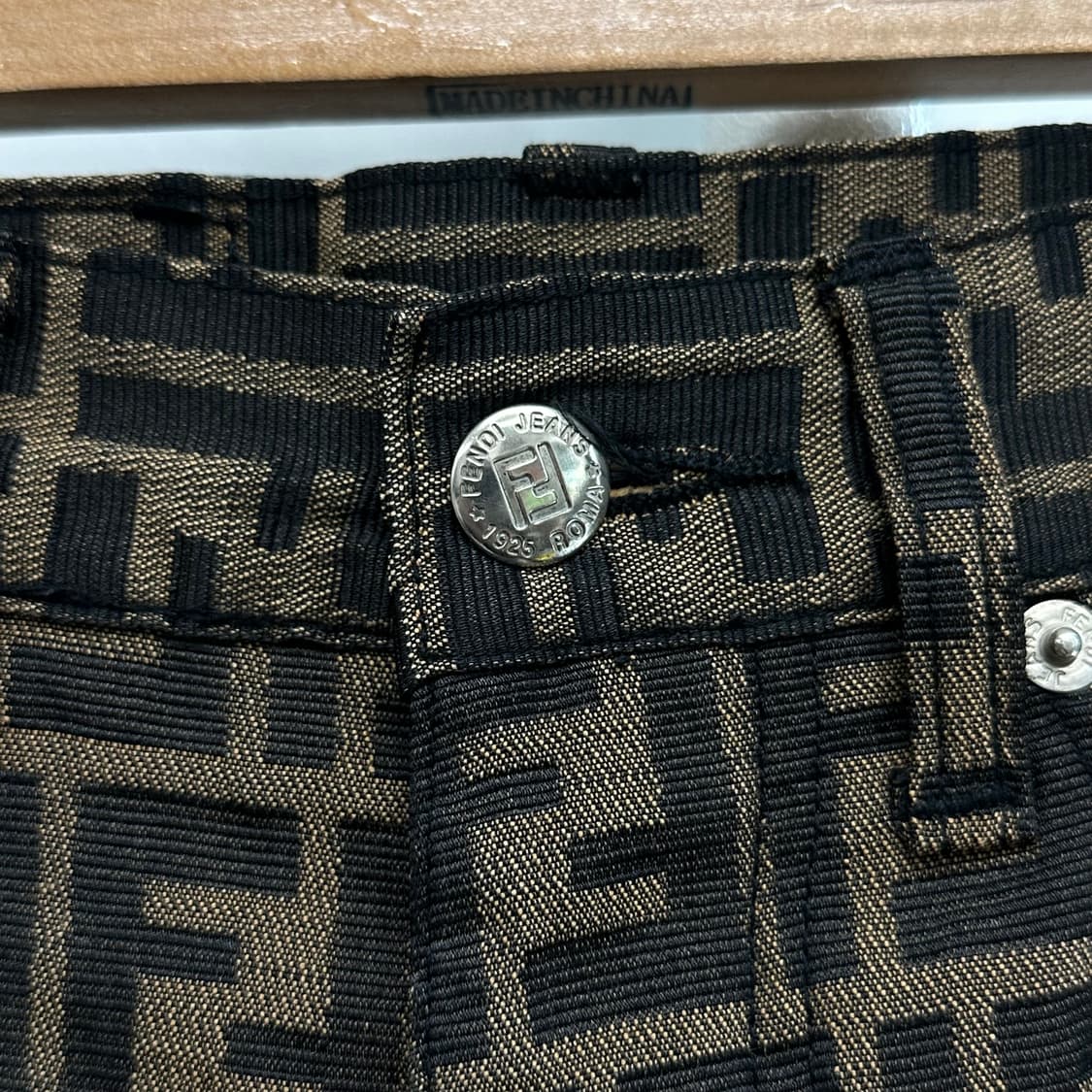 펜디 주카 로고 팬츠 상품이미지4