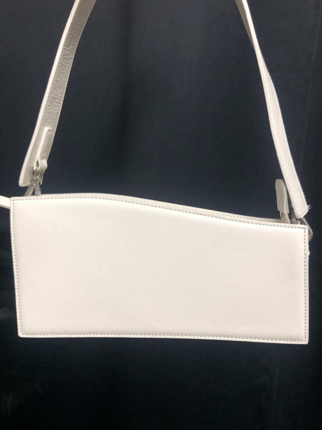 Yuse 유즈 웨이브 라인 소가죽 숄더백 아이보리 상품이미지5