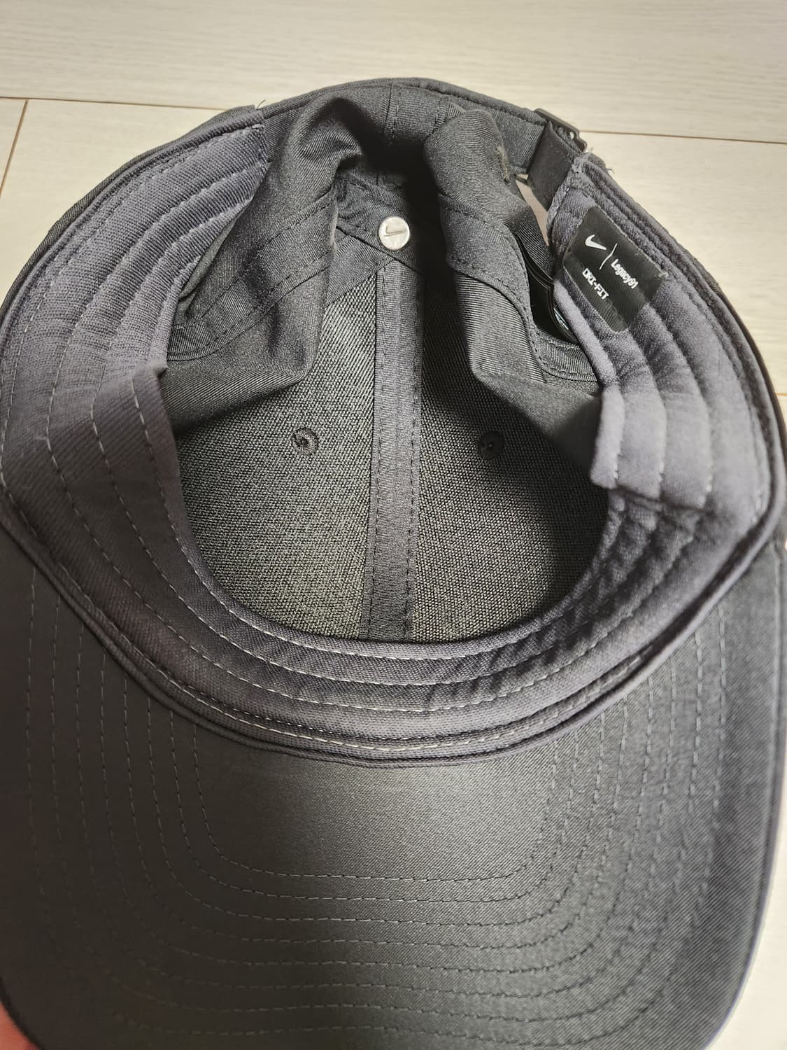 미사용 새상품) 나이키 골프 레거시91 볼캡 모자 사이즈free

여러  상품이미지5