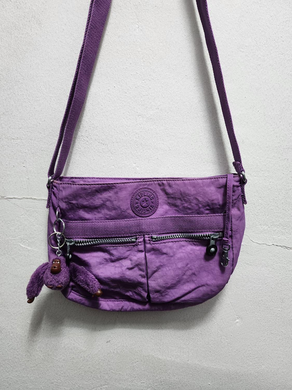 키플링 퍼플 미니 크로스백 상품이미지1