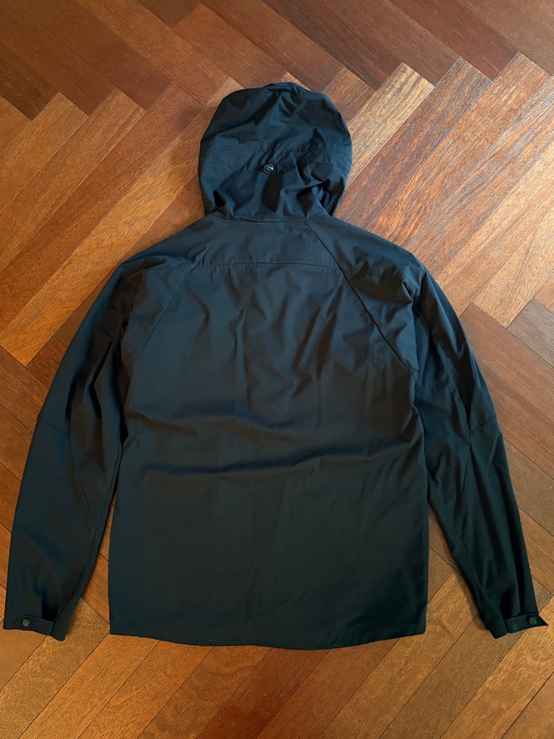 C.P. Company 블랙 경량 후드 바람막이 상품이미지2