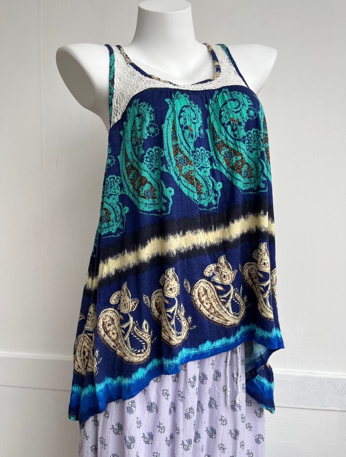 보헤미안 페이즐리 블루 슬리브리스 탑 상품이미지1