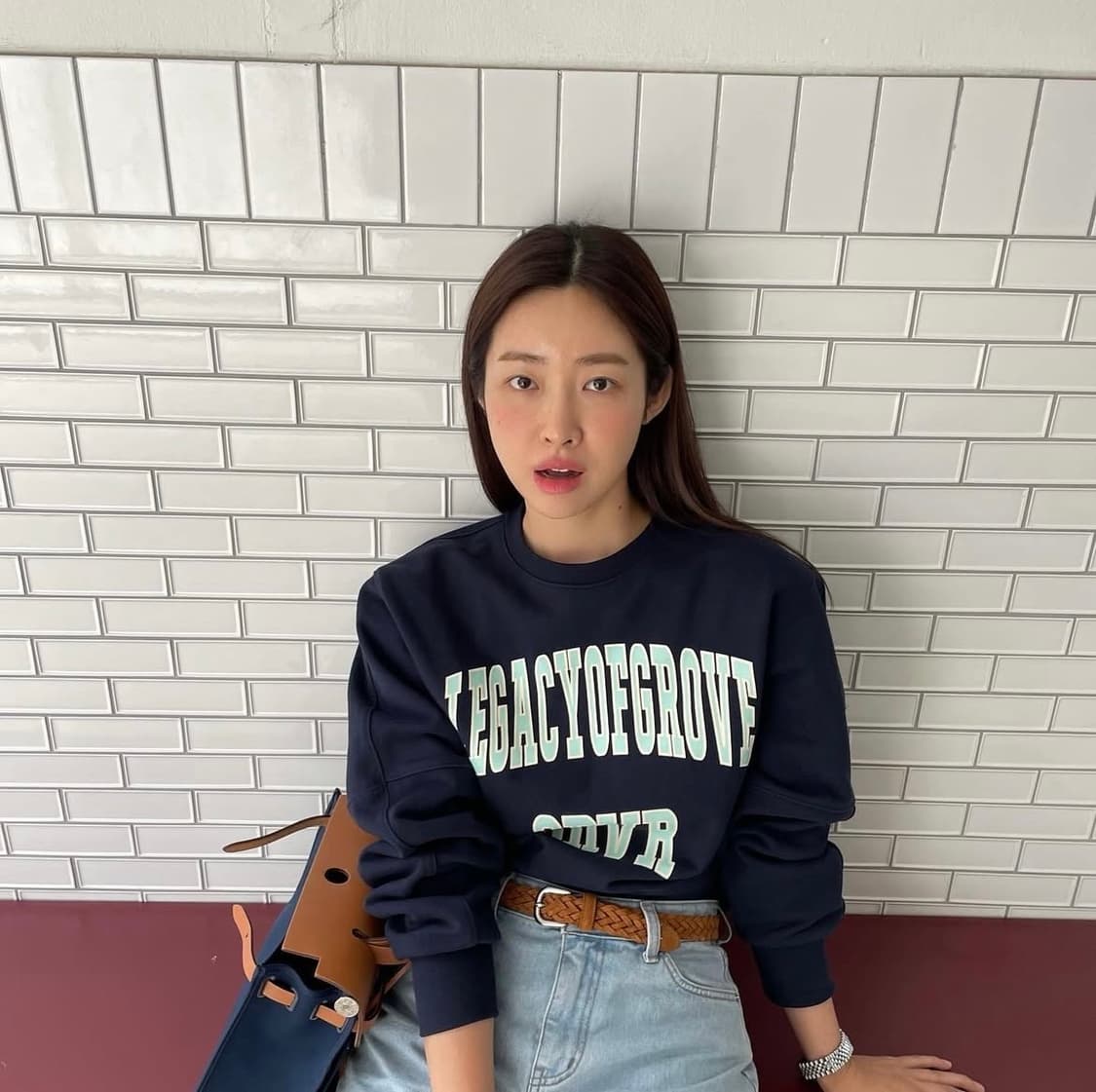 그로브 LEGACY 맨투맨 네이비, 베이지 [차정원 착용] 상품이미지2