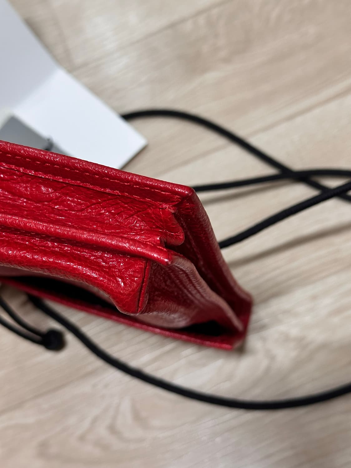 발렌시아가 익스플로러 메신저백 레드  상품이미지4