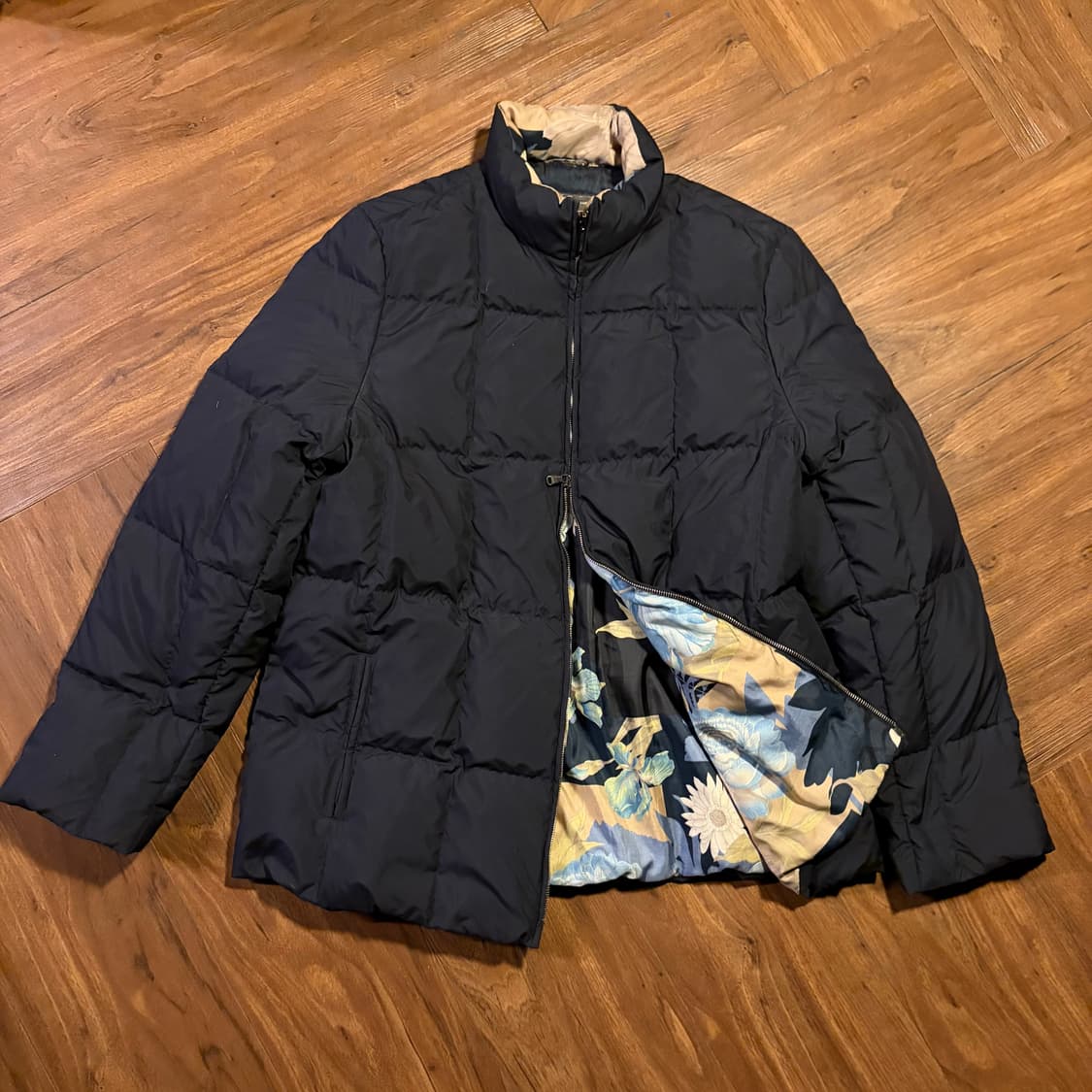 Ferragamo Blue Floral-Lined Puffer L 상품이미지1