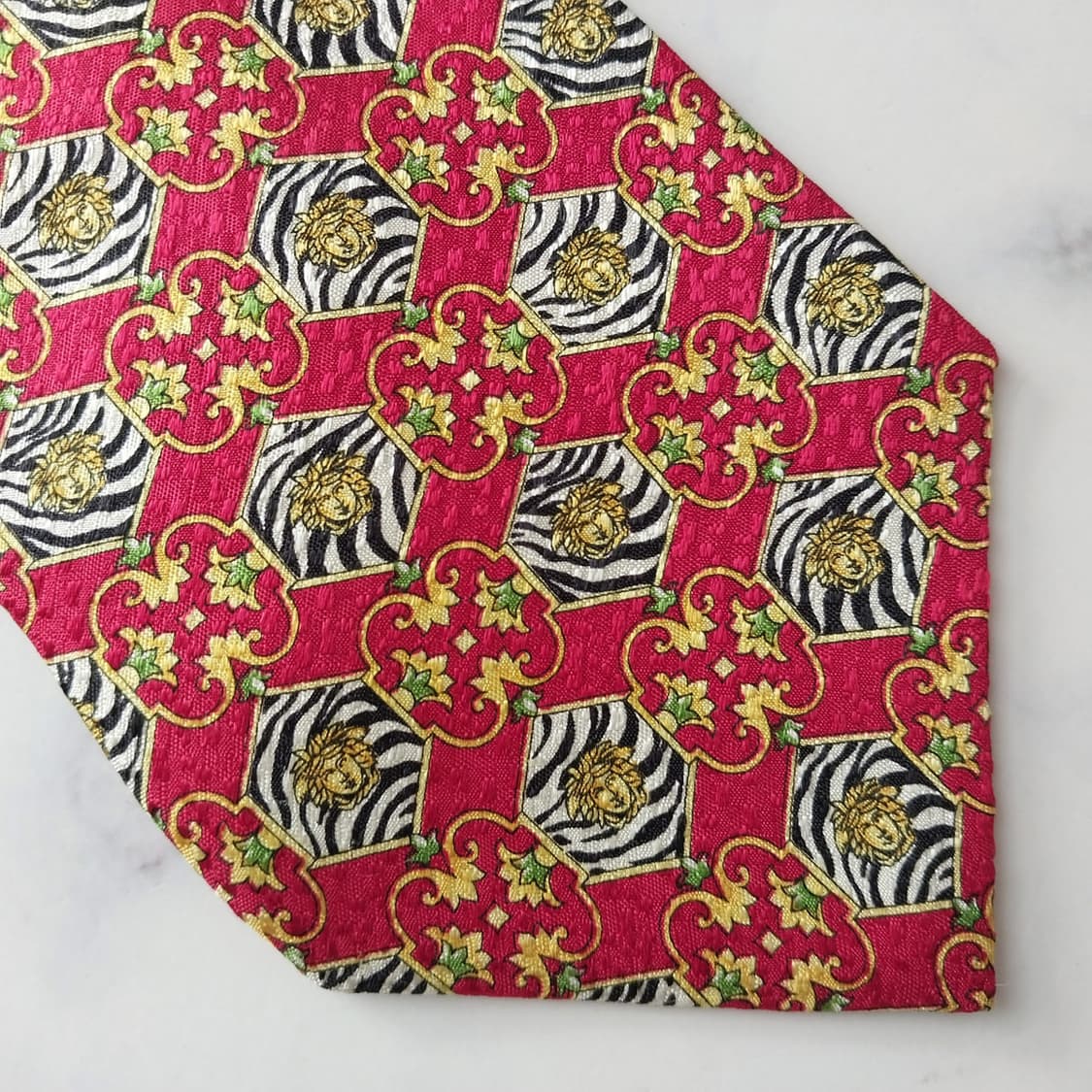 베르사체 실크 레드 메두사 패턴 넥타이 10.1cm A+등급 K1826
 상품이미지7