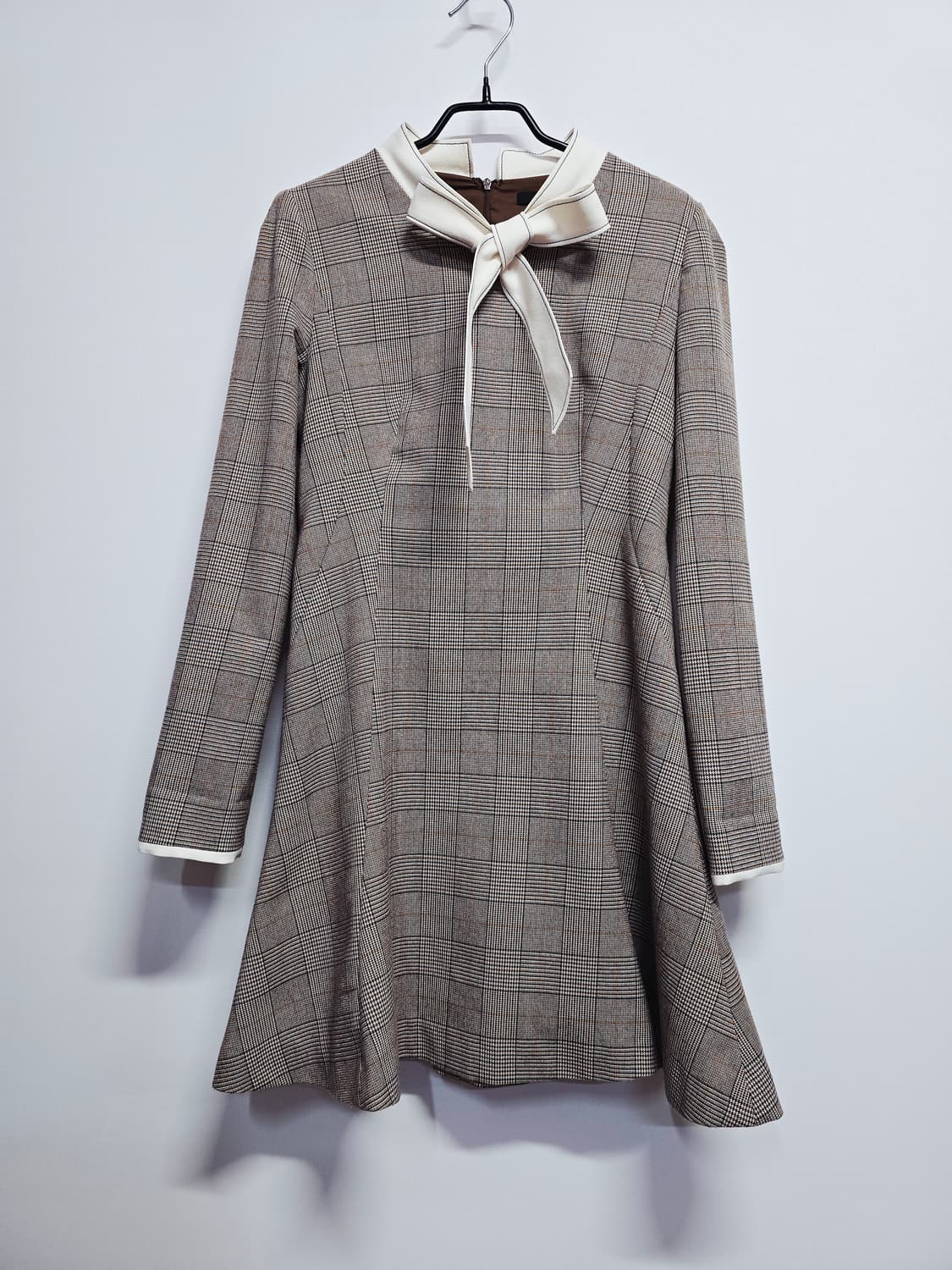 jj지고트 체크 리본 긴팔 플레어 원피스 상품이미지1