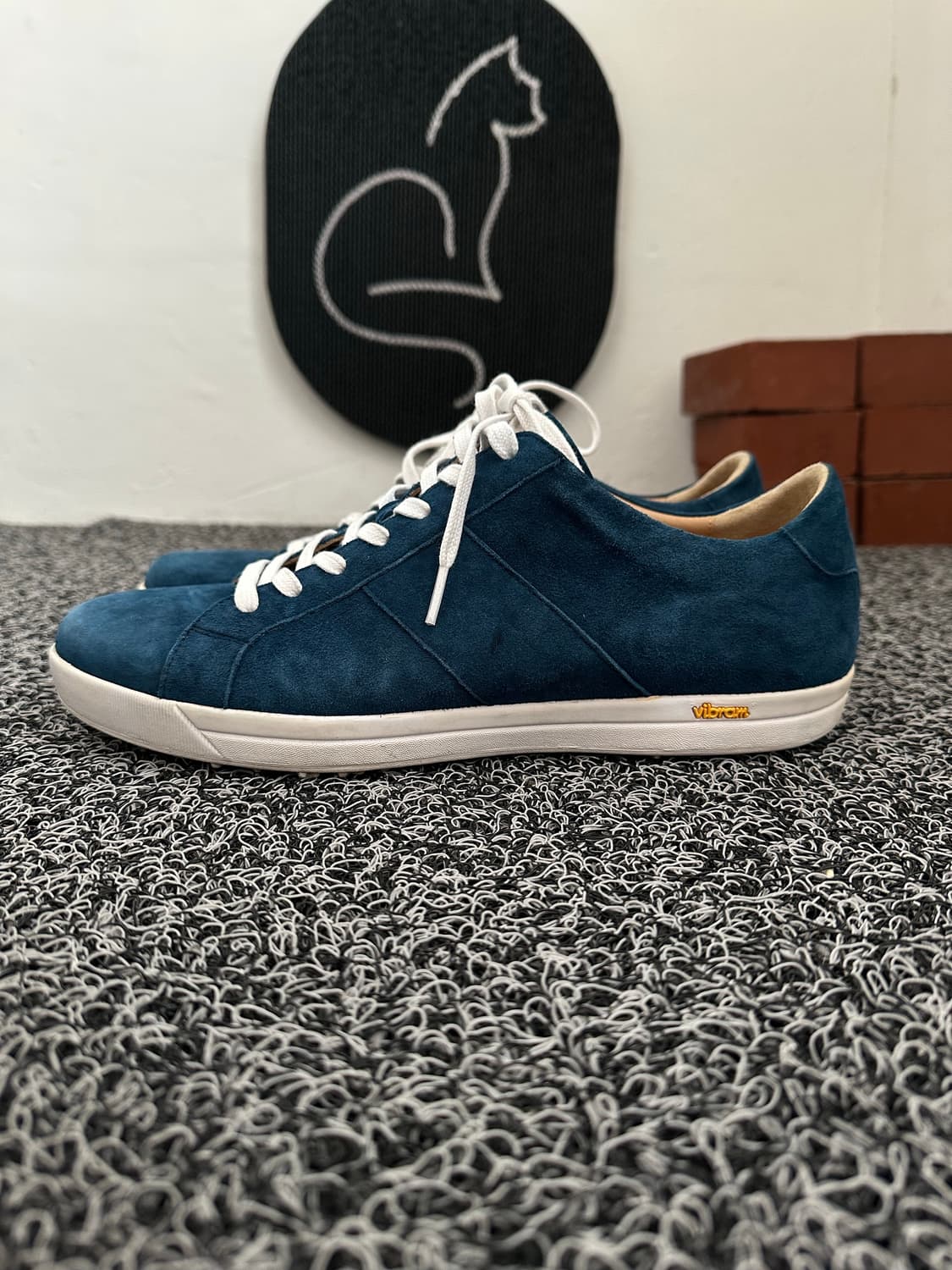 유니크 파란색 스웨이드 스니커즈 275mm 상품이미지1