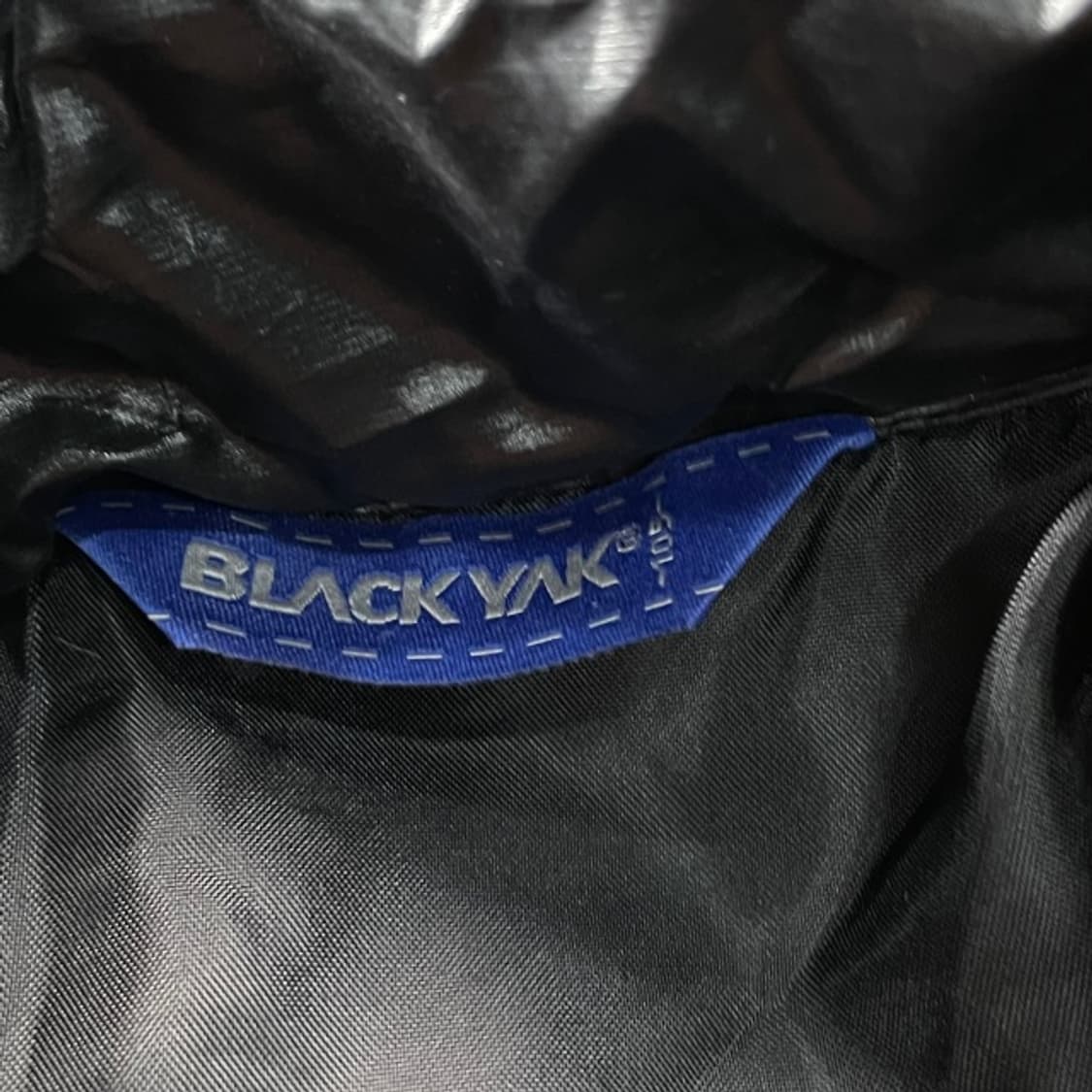 100 블랙야크 유광 경량패딩 상품이미지3