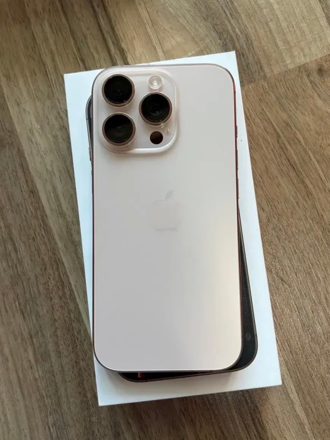 아이폰16pro 256GB 데저트티타늄 상품이미지3