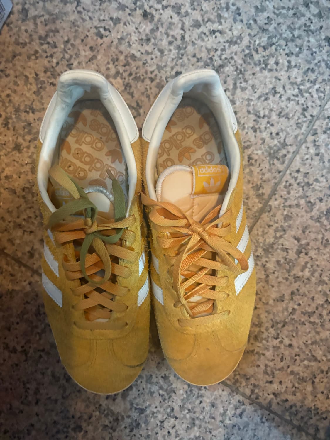 아디다스 스페지알 핸드볼 옐로우 크림 화이트 상품이미지1