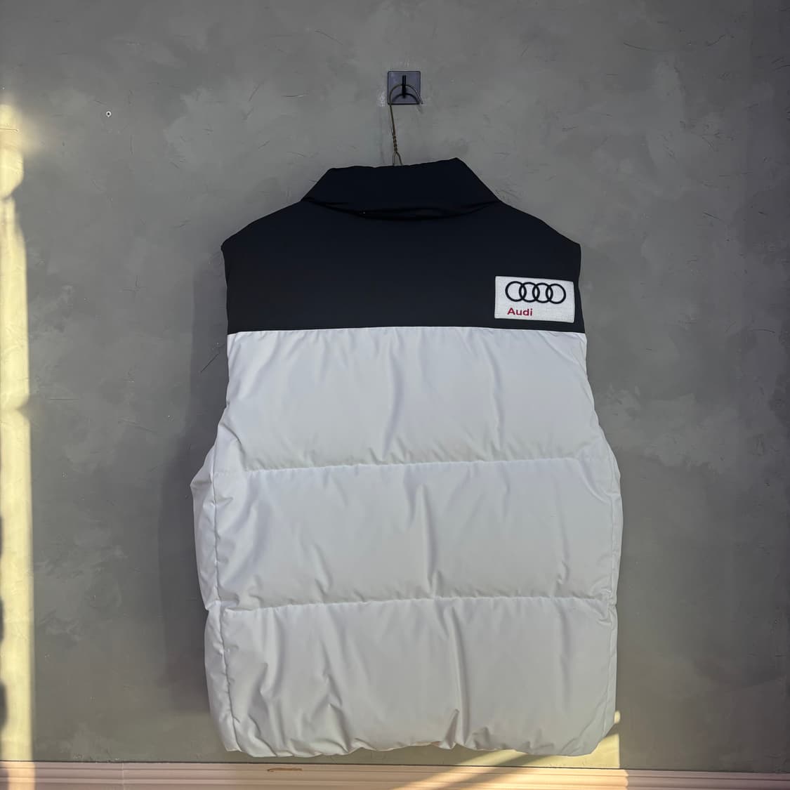 데상트 스위스 스키팀 덕다운 패딩 조끼 화이트 상품이미지5