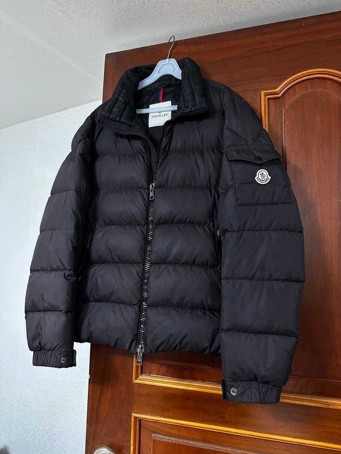 몽클레어 마야 블랙 숏패딩 상품이미지2