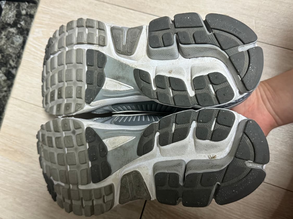 나이키 줌 보메로 5 울프그레이 285 상품이미지3