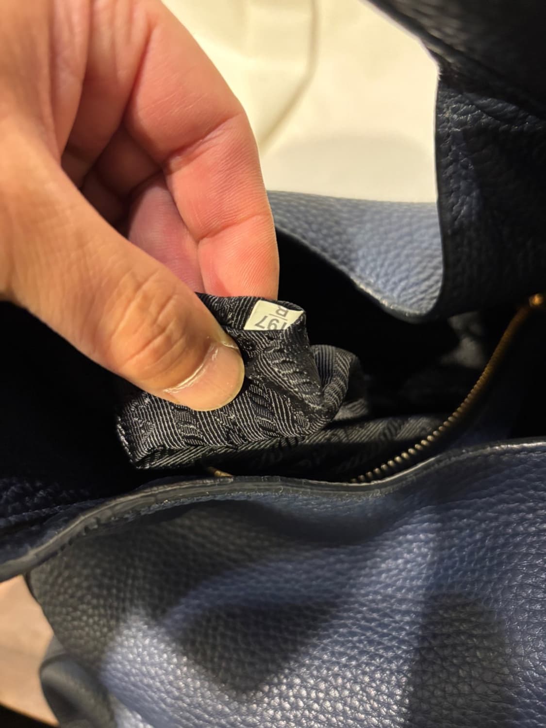 프라다 비텔로 다이노 호보백 네이비 가방 상품이미지8