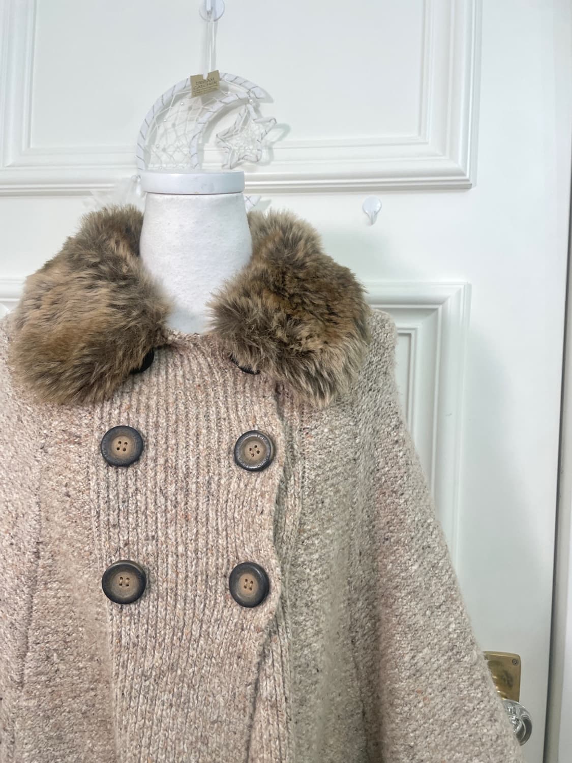 beige fur point double cape cardigan 상품이미지6