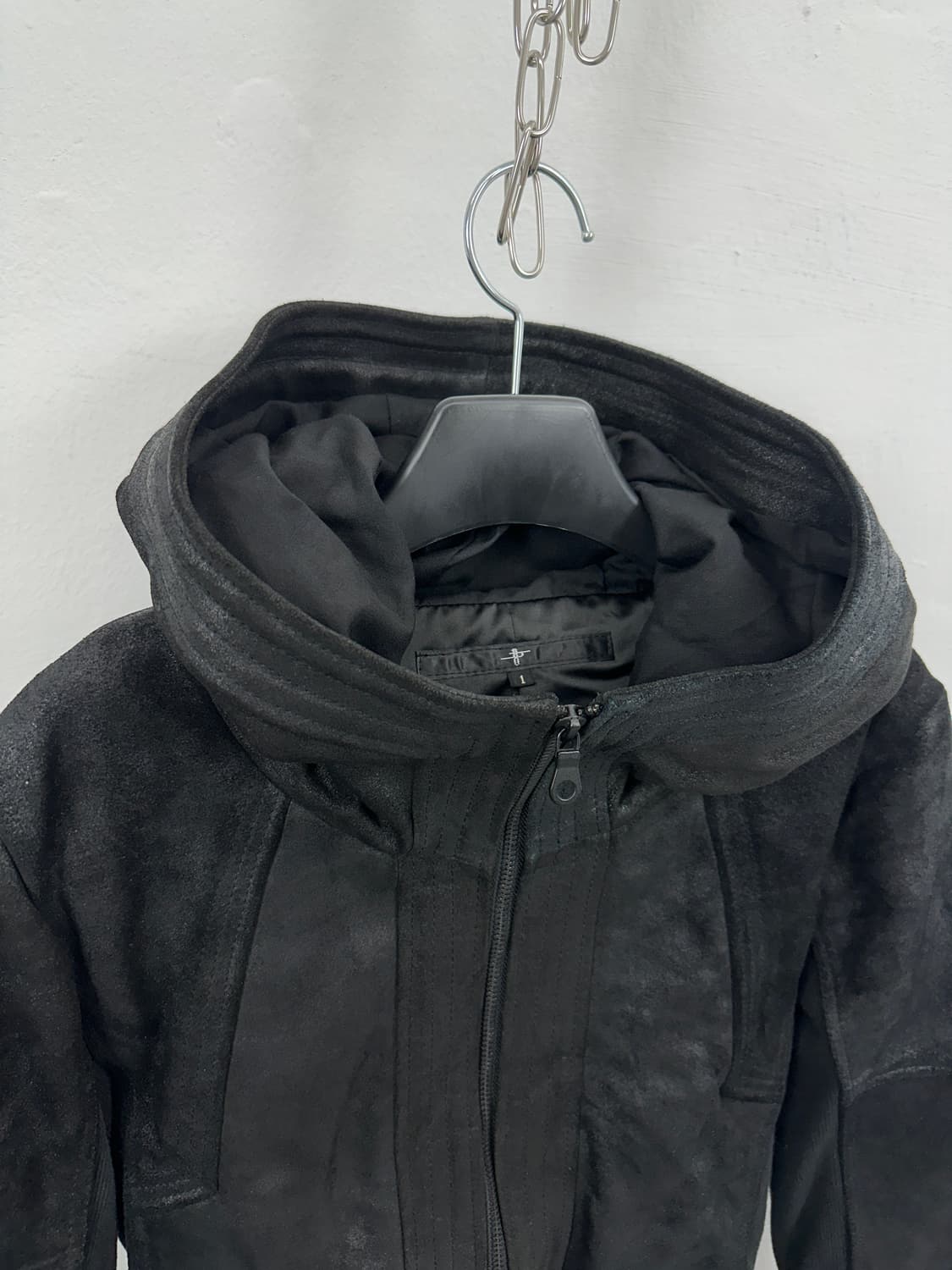 NO ID. Sculpted Cowhide High Neck Jacket 상품이미지5