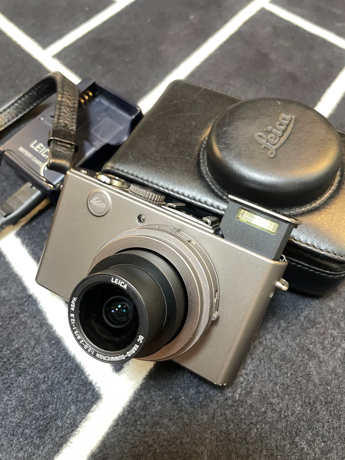 Leica D-LUX 4 (라이카 디룩스 4 티탄) 상품이미지7