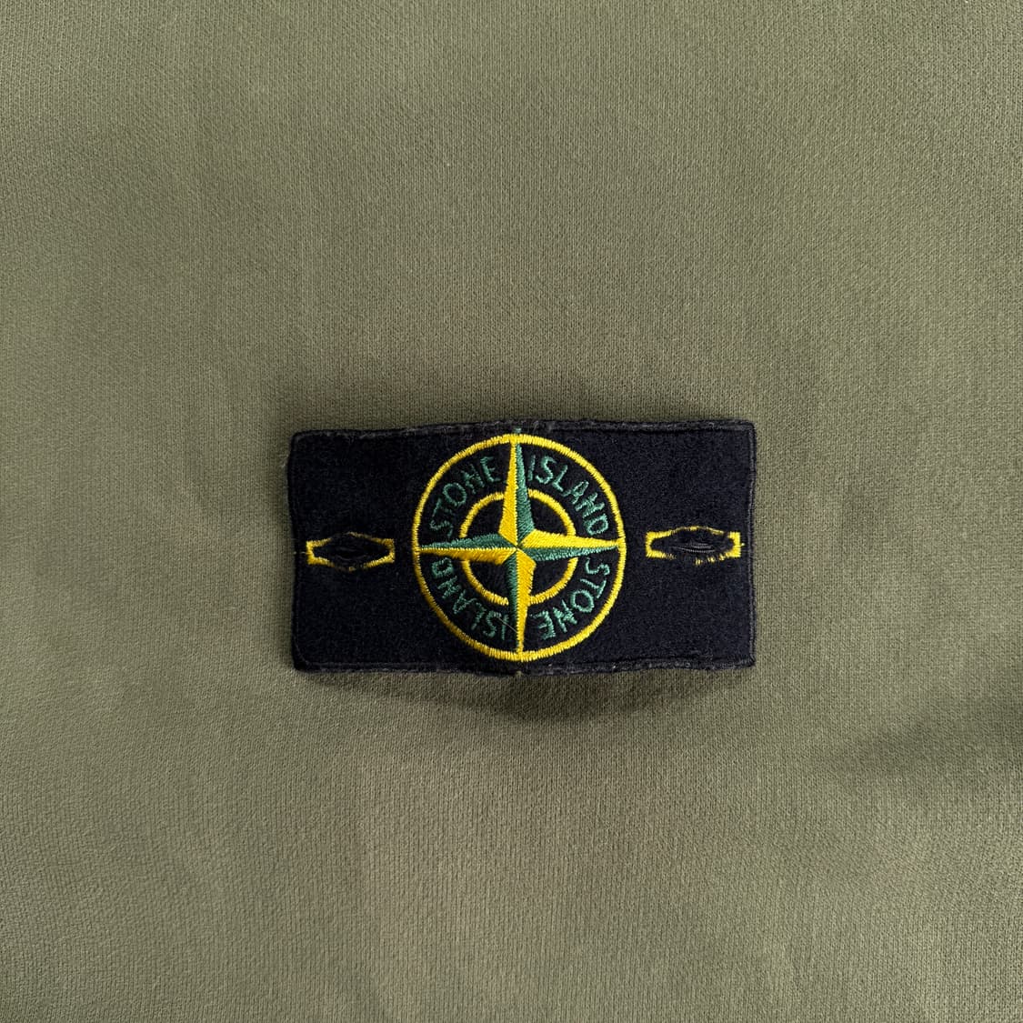 Stone island 스톤아일랜드 카키 와펜 스웻 맨투맨 상품이미지4