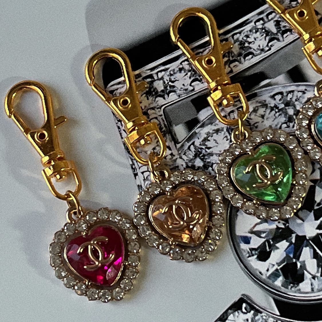 샤넬 하트캔디 크리스탈 골드 키링 상품이미지4