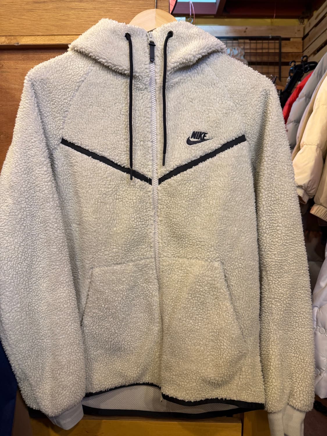 나이키 아이보리 후리스 상품이미지1