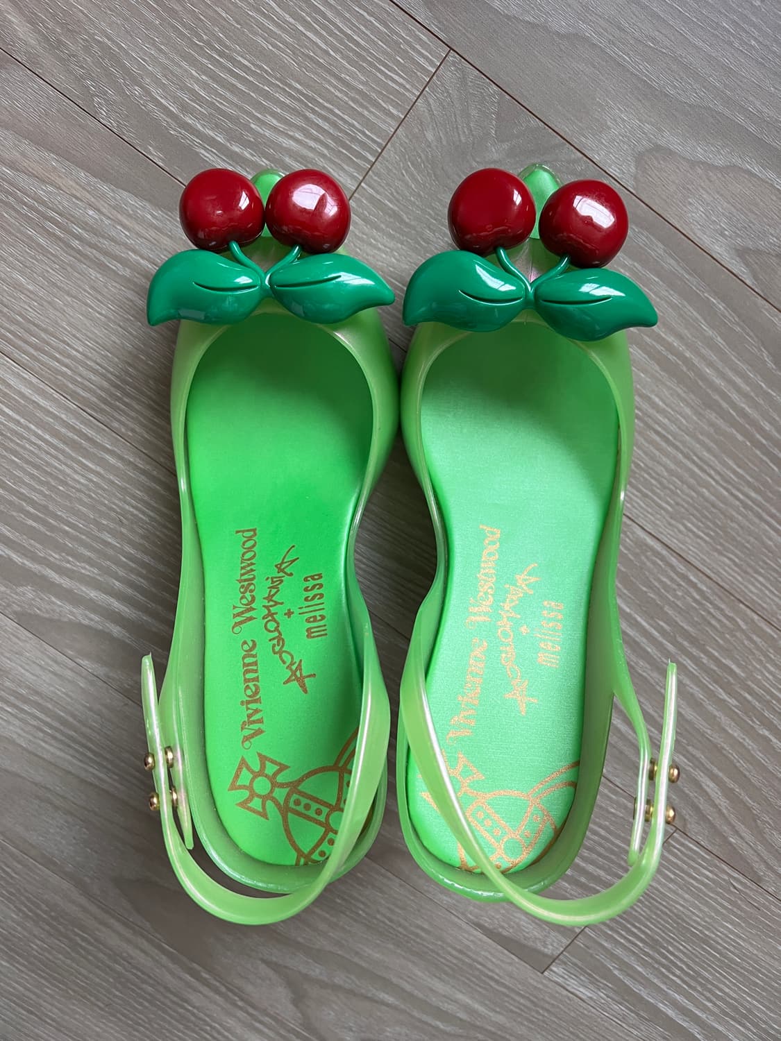 비비안웨스트우드 콜라보 멜리사 체리 힐 7  상품이미지1