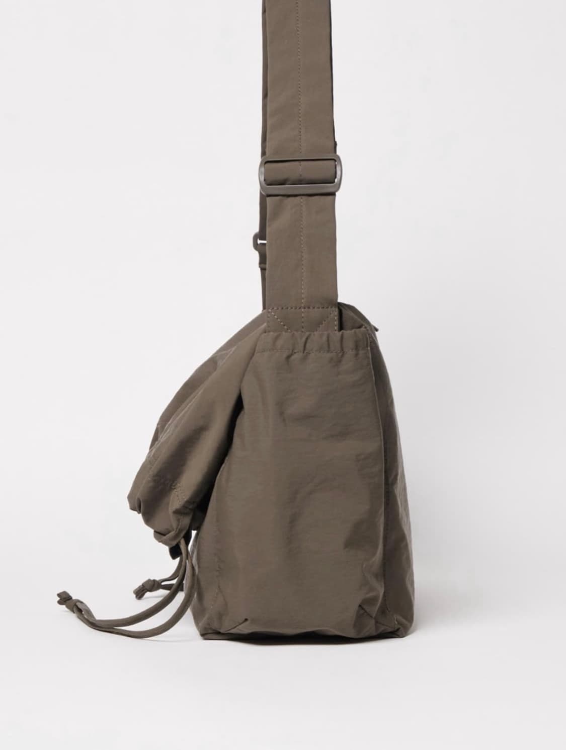 유니클로 드로우 스트링 숄더백 56 OLIVE 상품이미지2