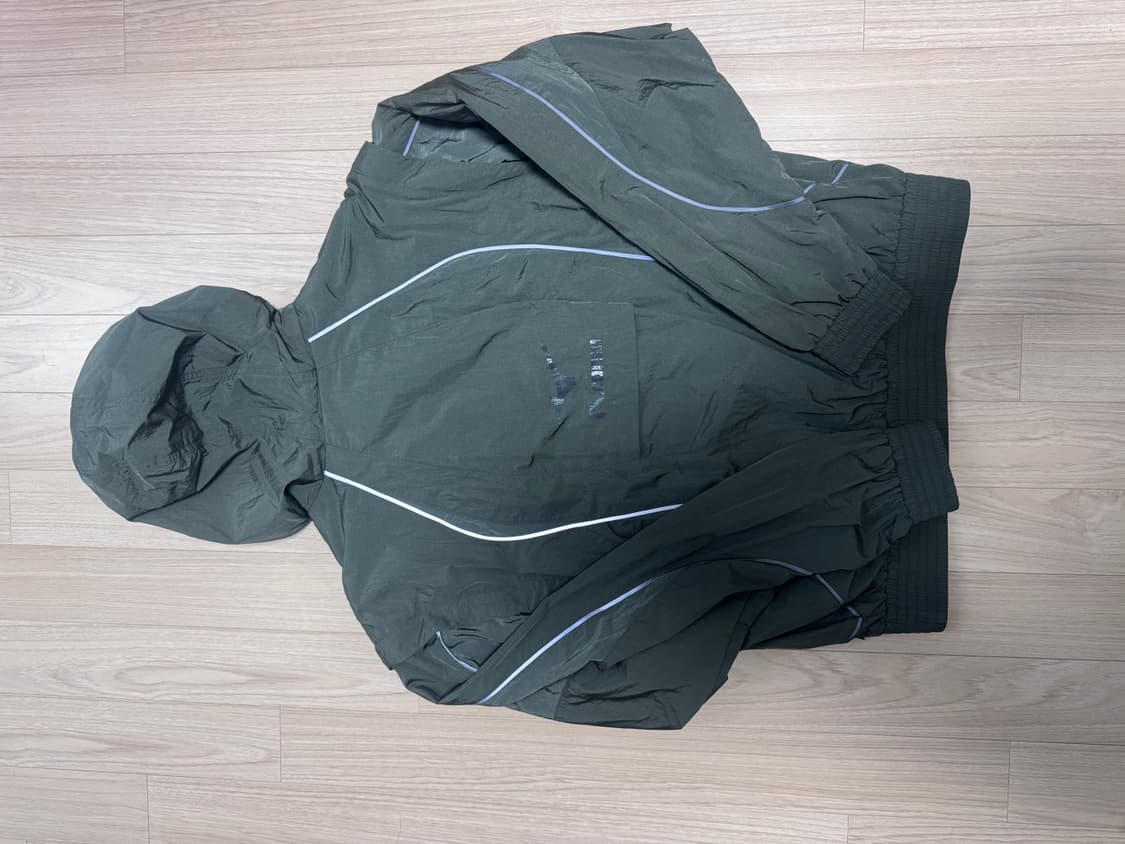 일꼬르소X미즈노 인시전 디태처블 윈드브레이커 카키 상품이미지4