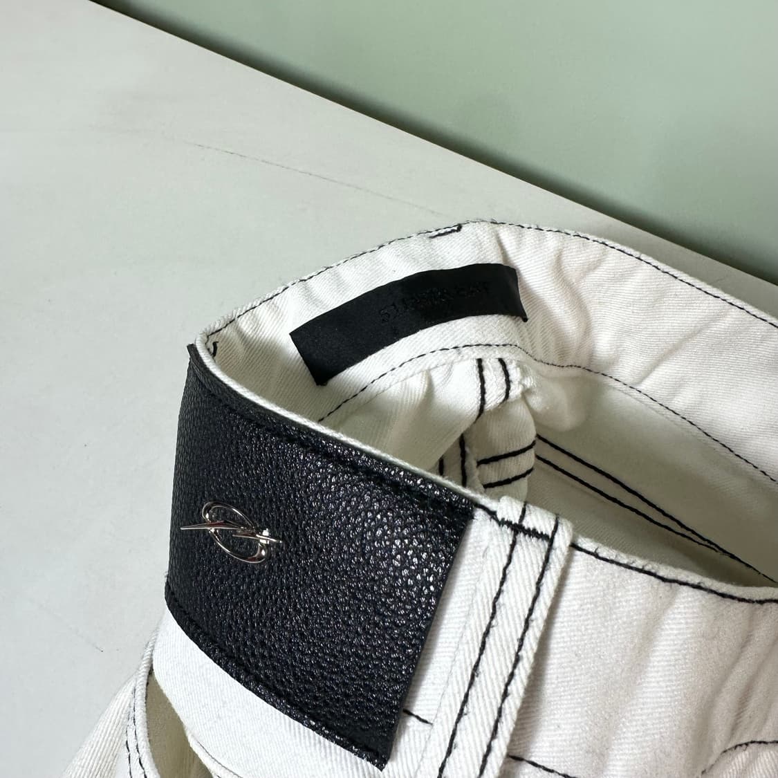 L-XL 51퍼센트 크림화이트 TUNNELLININGTROUSER 블랙스 상품이미지2