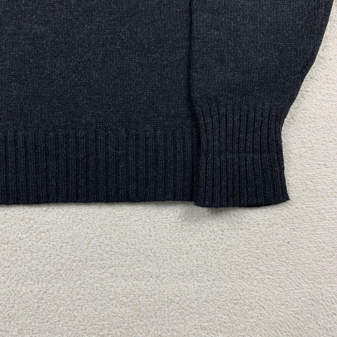 폴로 랄프로렌 포니로고 램스울 브이넥 니트 블랙 상품이미지5